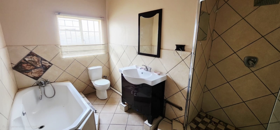 3 Bedroom Property for Sale in Kroonheuwel Free State